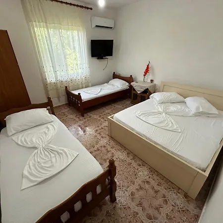 Guest house Flower's *